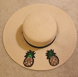 David and Young Beach Floppy Hat with Pineapples